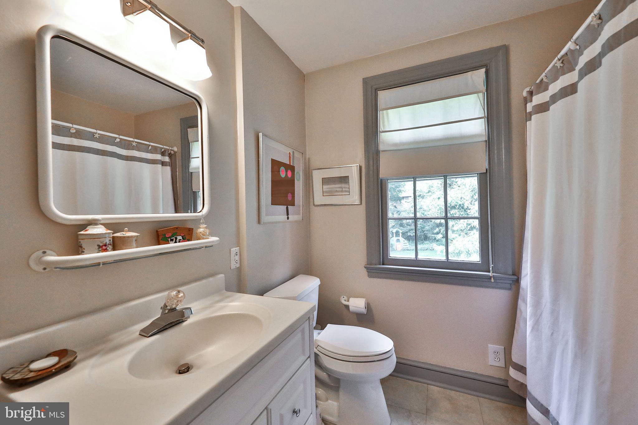 1334 Barrowdale Road Jenkintown, PA 19046 - Photo 30 of 47 Second Hall Bethroom
