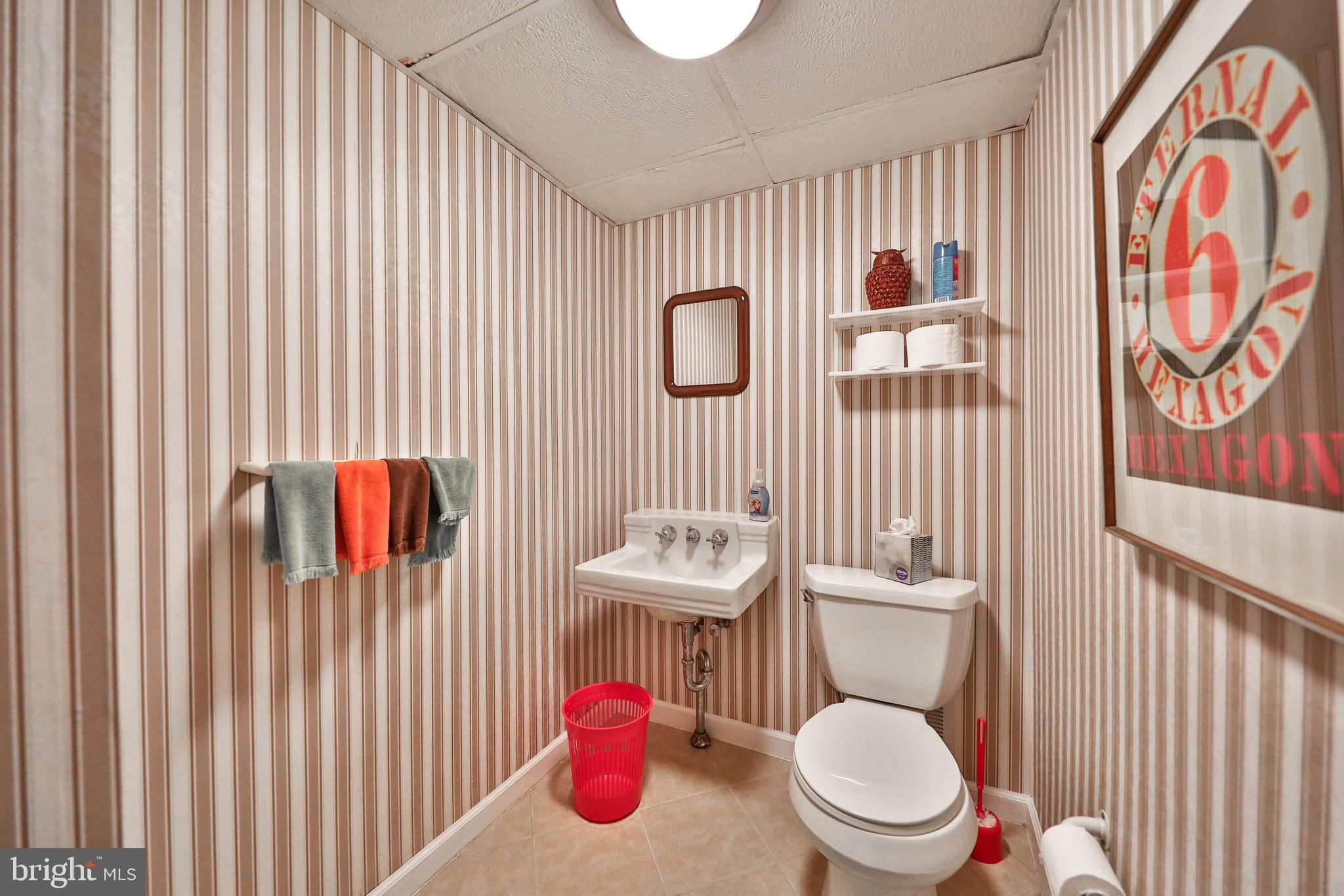 1334 Barrowdale Road Jenkintown, PA 19046 - Photo 35 of 47 Powder Room
