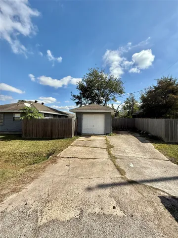 $1,550 | 521 Cypress Drive, Crosby, TX 77532
