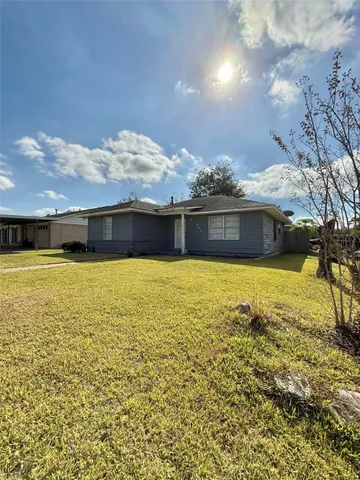 $1,550 | 521 Cypress Drive, Crosby, TX 77532