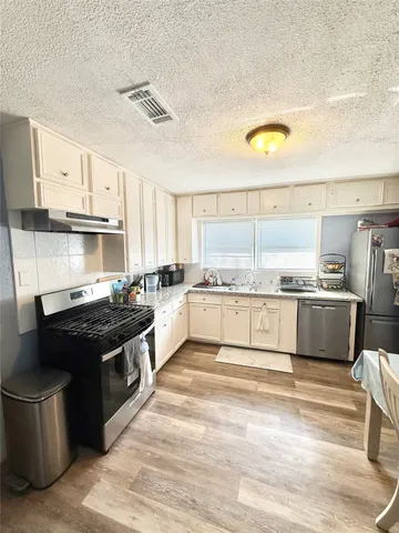 $1,550 | 521 Cypress Drive, Crosby, TX 77532