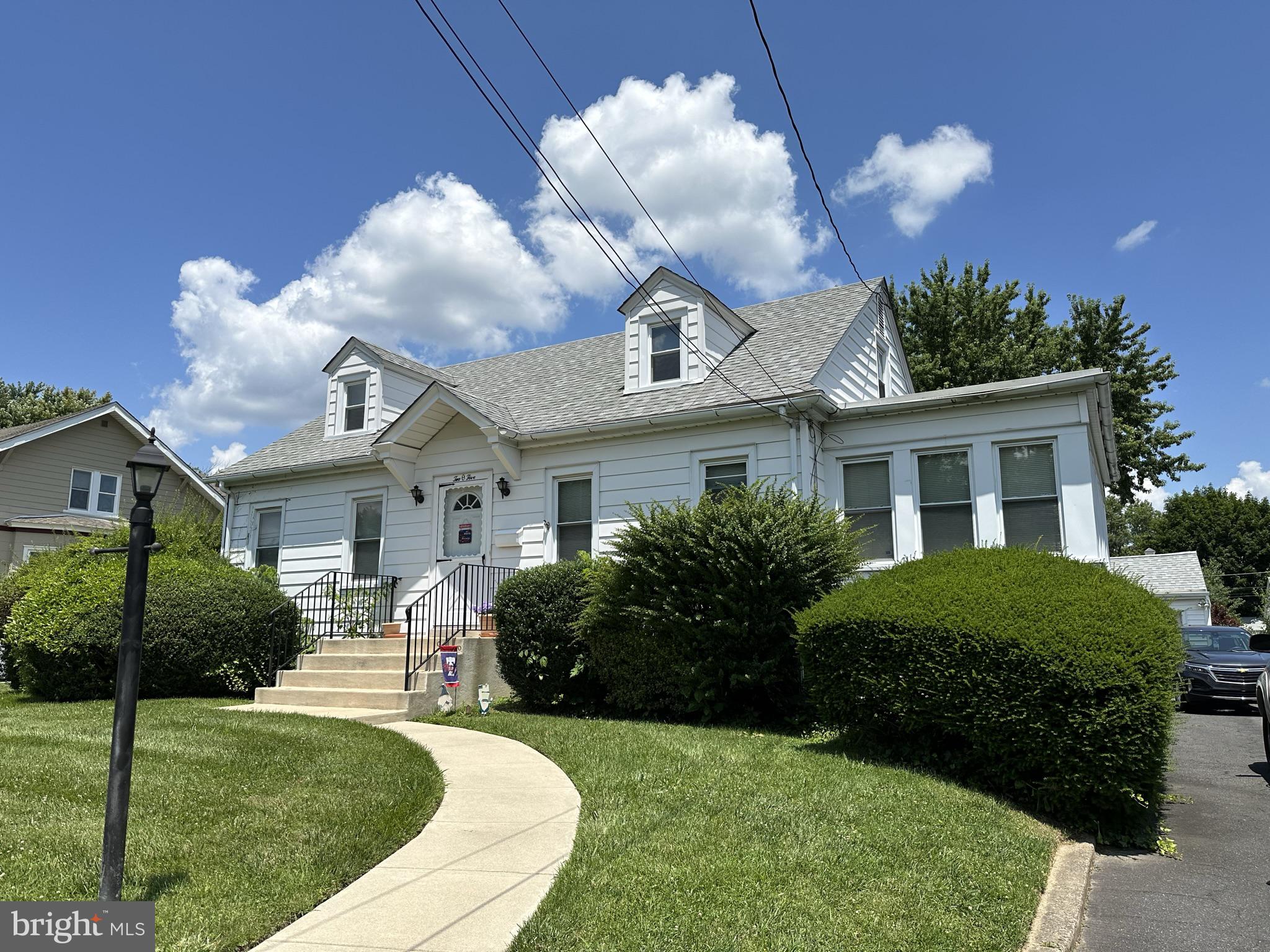 205 Chestnut Parkway Wallingford, PA 19086 - Photo 1 of 43