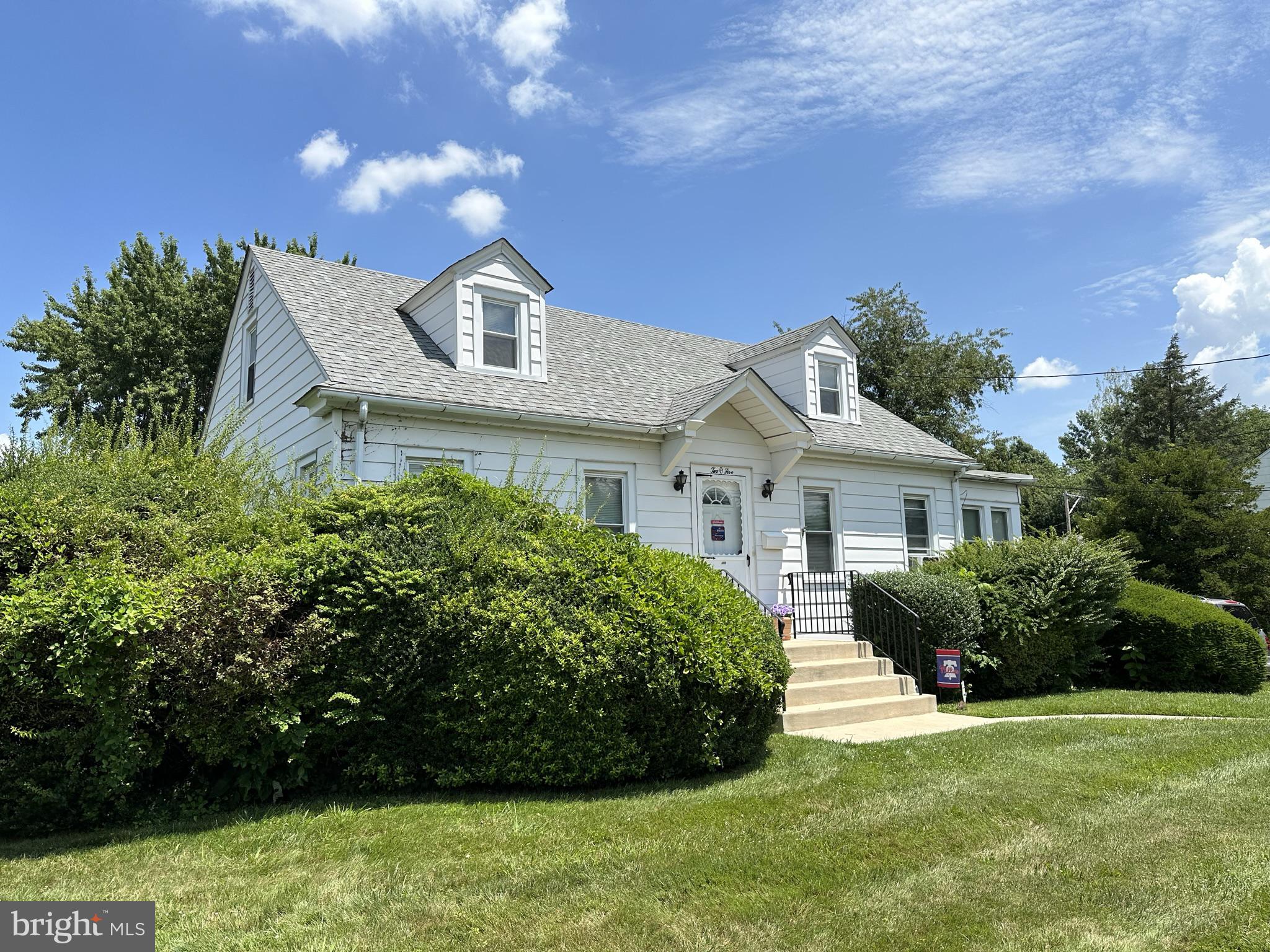 205 Chestnut Parkway Wallingford, PA 19086 - Photo 2 of 43