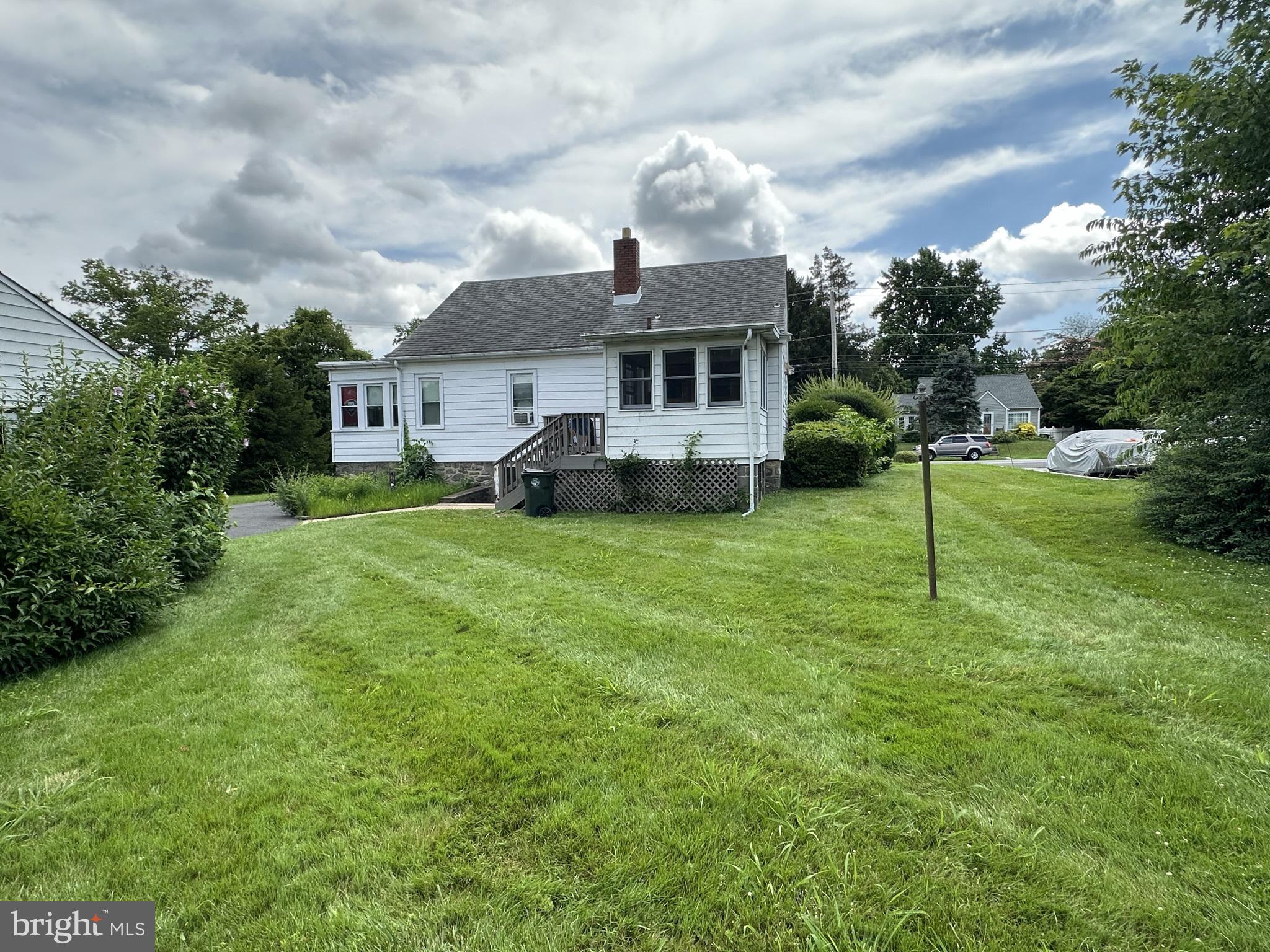 205 Chestnut Parkway Wallingford, PA 19086 - Photo 3 of 43