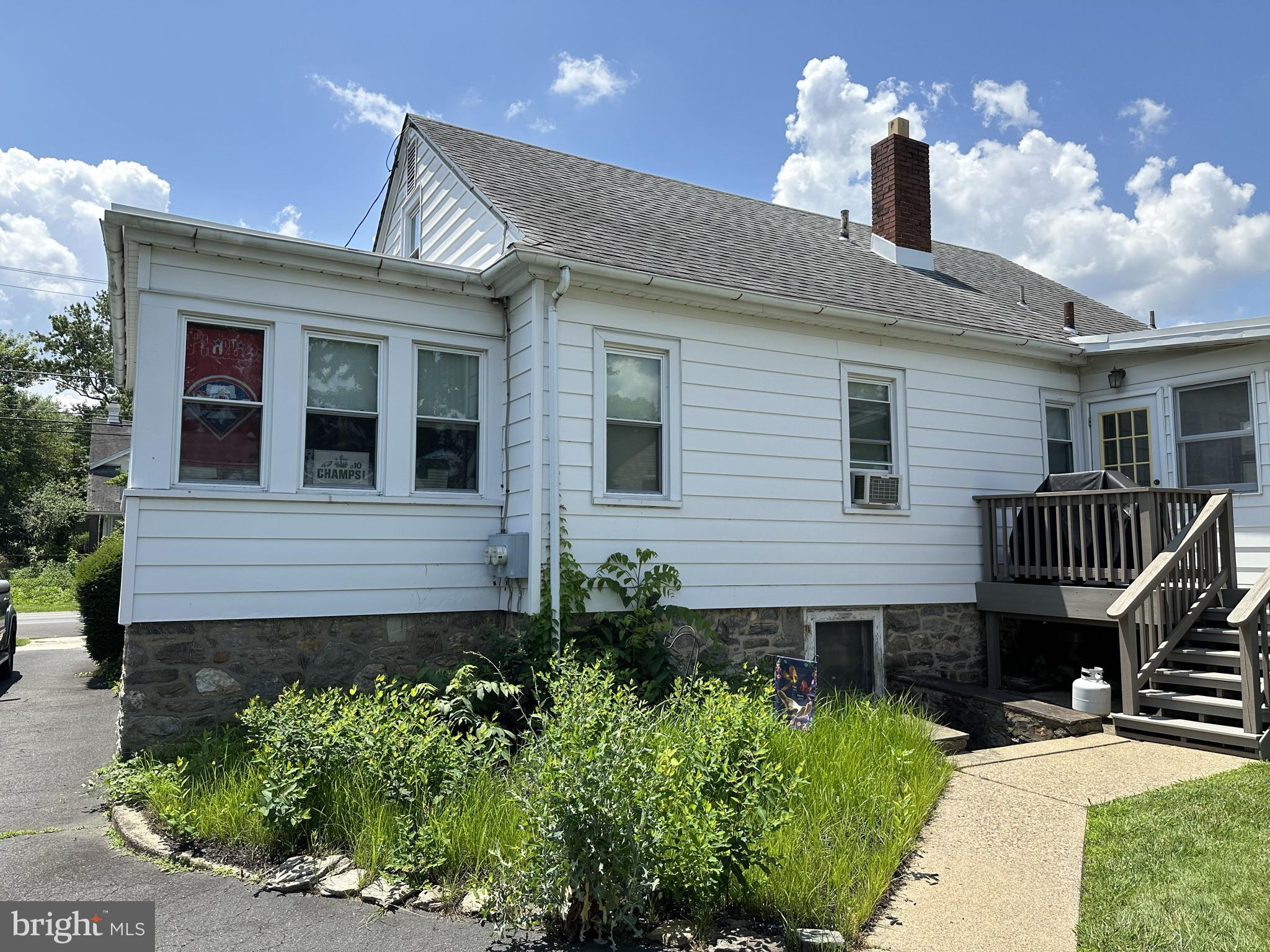 205 Chestnut Parkway Wallingford, PA 19086 - Photo 5 of 43