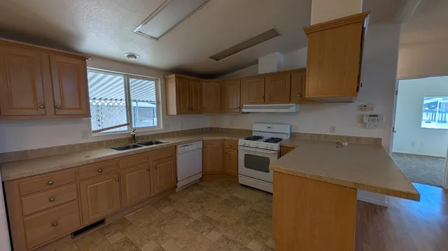 $105,000 | 1218 East Cleveland Avenue, Unit 83, Madera, CA 93638