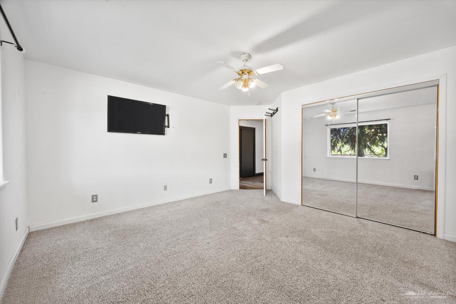 26350 Bear Valley Road Tehachapi, CA 93561 - Photo 29 of 59 Gallery Image 29
