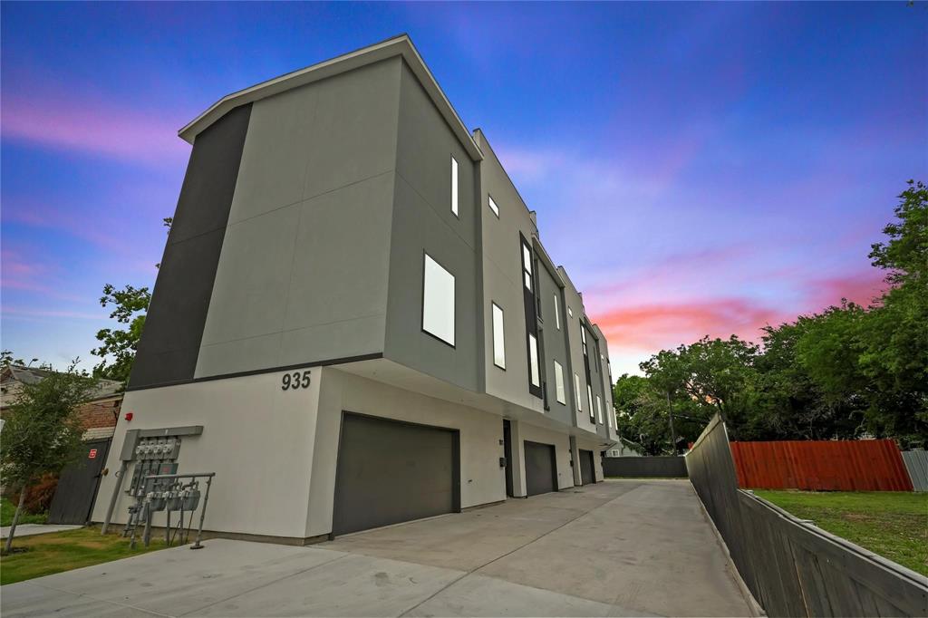 935 W. 12th
