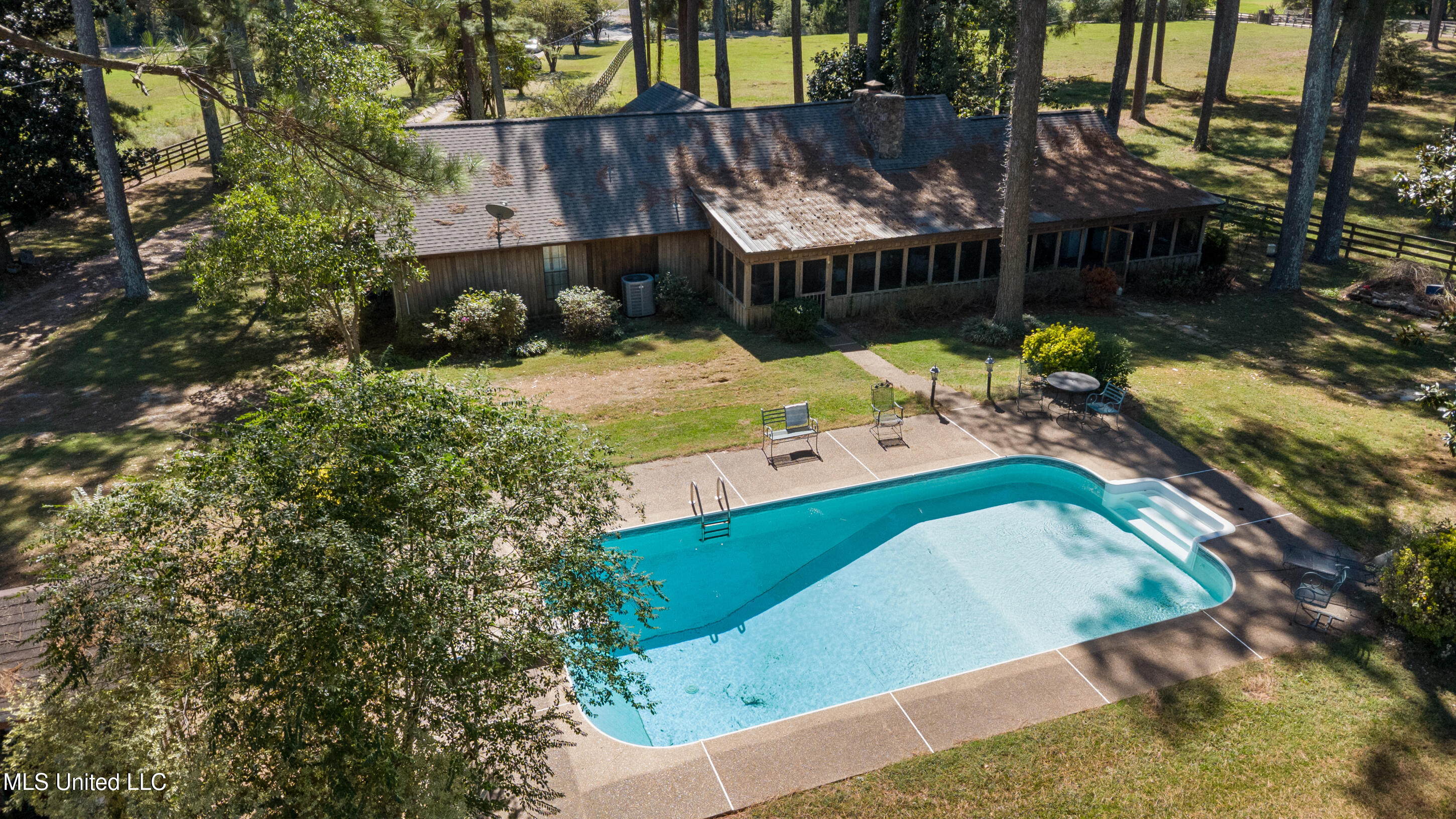 3297 Country Club Road Senatobia, MS 38668 - Photo 30 of 39 37_dji_0024