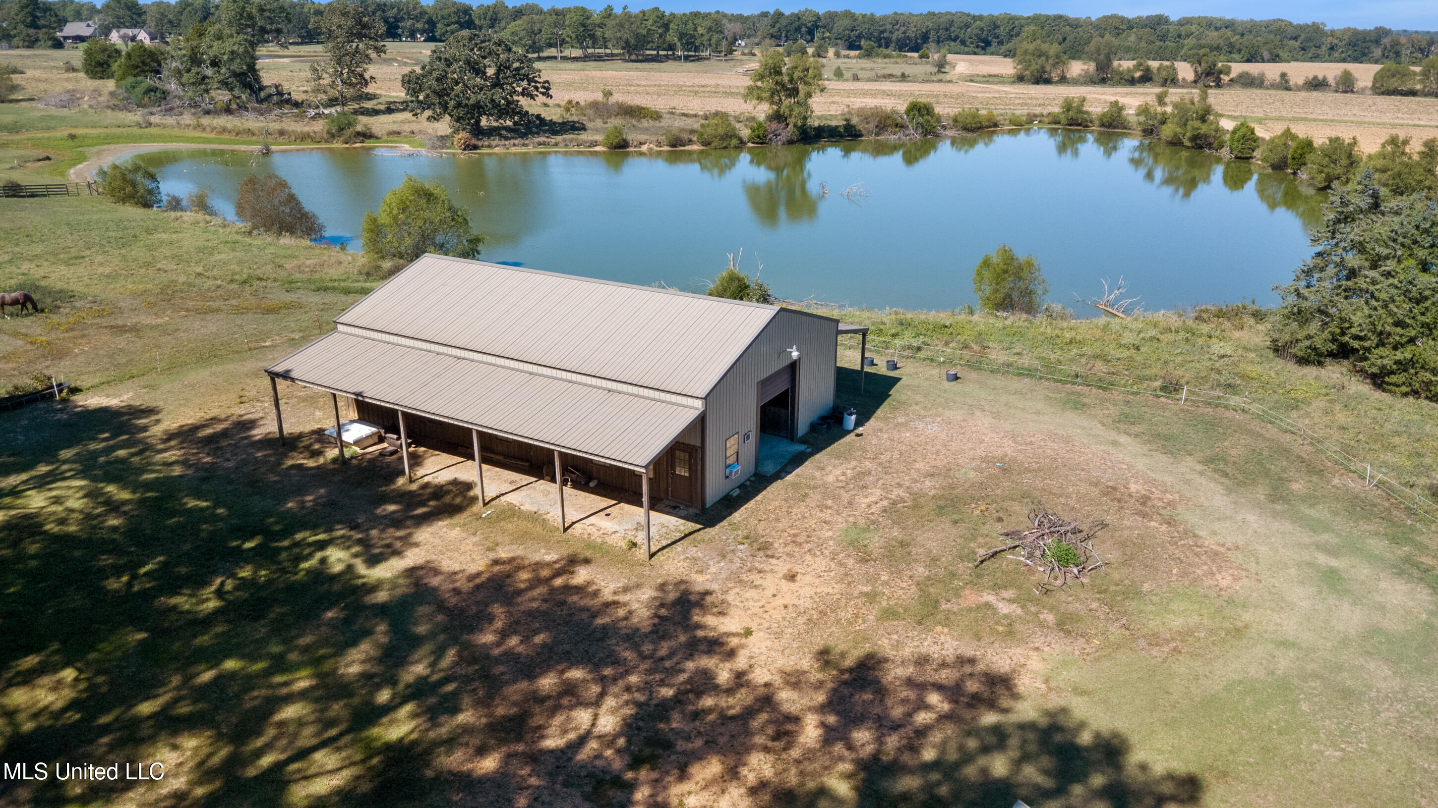 3297 Country Club Road Senatobia, MS 38668 - Photo 34 of 39 38_dji_0025