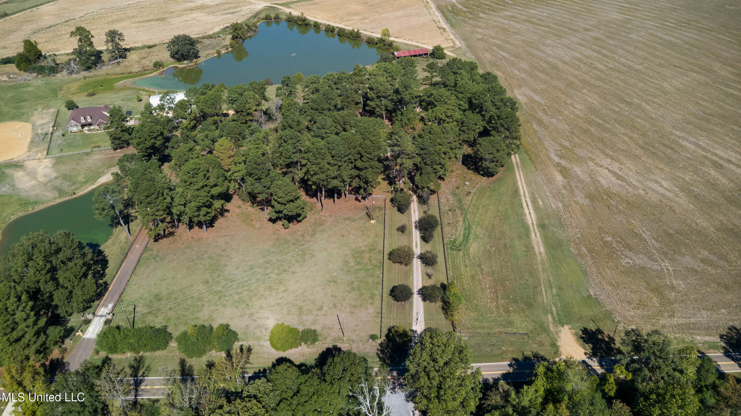 3297 Country Club Road Senatobia, MS 38668 - Photo 37 of 39 41_dji_00015