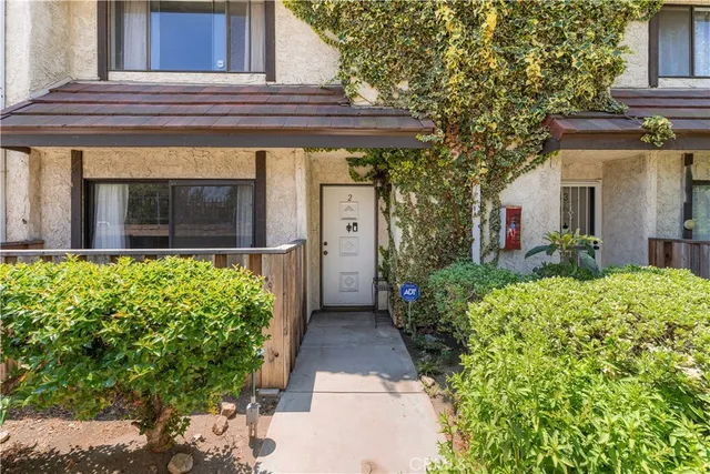 $474,500 | 9525 Sylmar Avenue, Unit 2, Panorama City, CA 91402