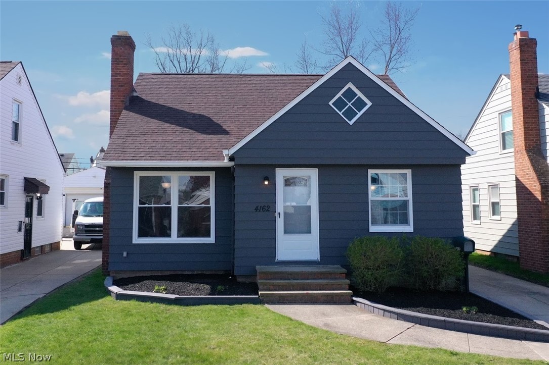 4162 Stilmore Road Cleveland, OH 44121 - Photo 1 of 32