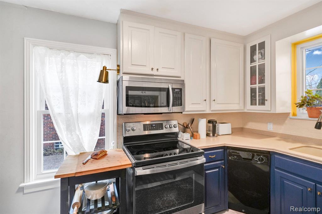 825 Washington Road Grosse Pointe, MI 48230 - Photo 12 of 37