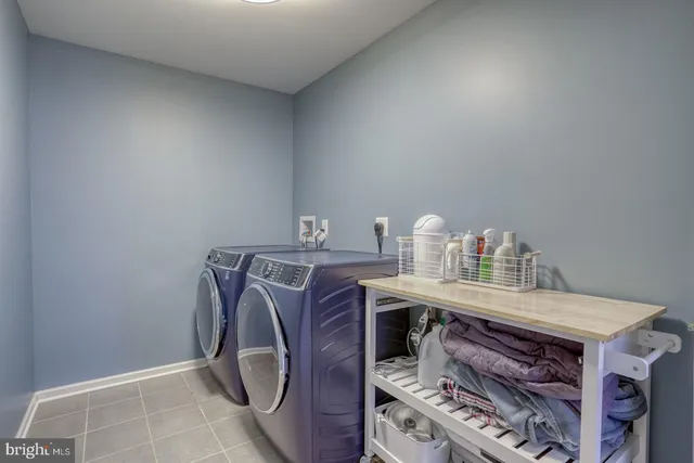 $779,999 | 513 Spring Hollow Drive, Middletown, DE 19709