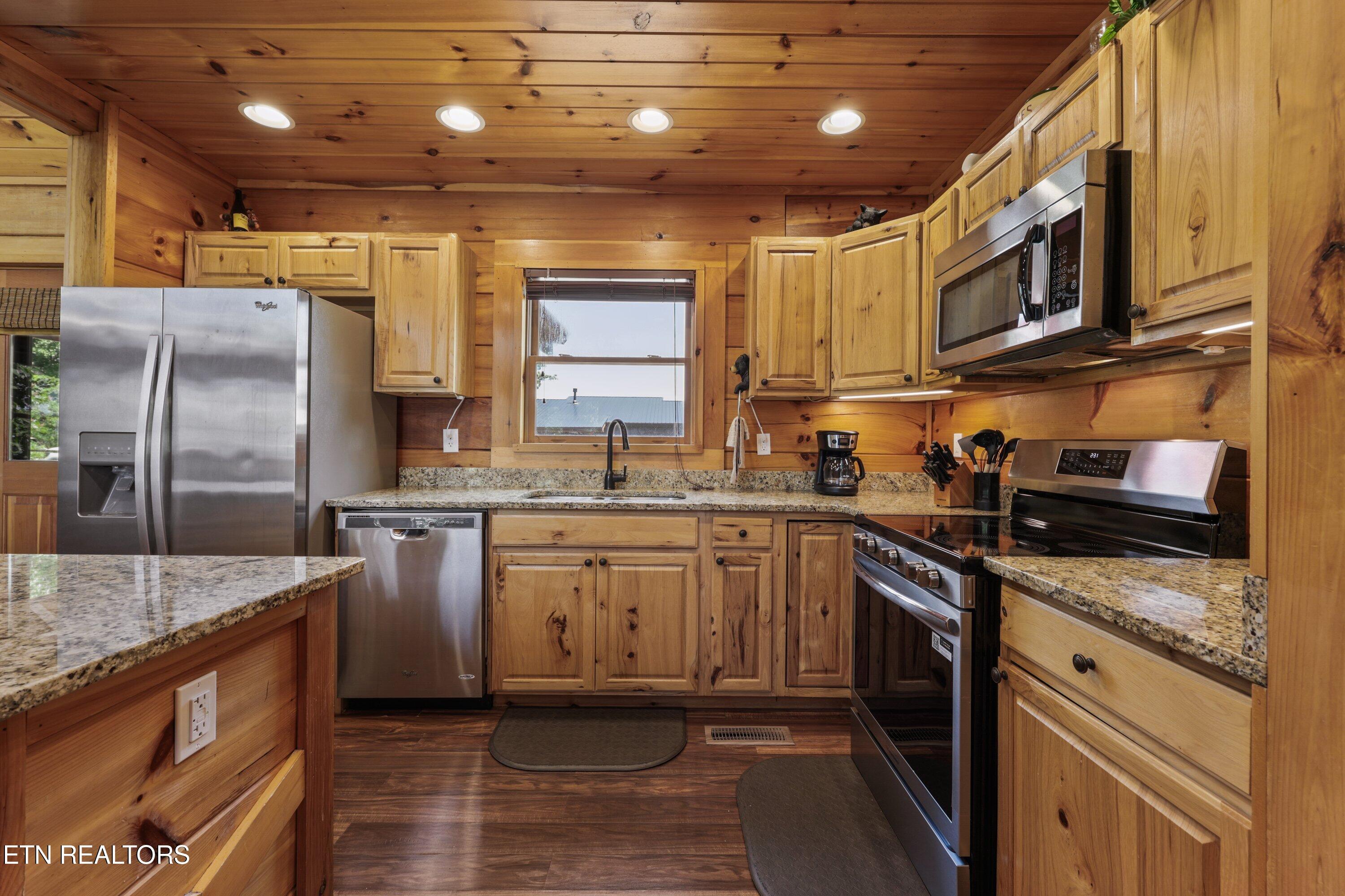 689 Shell Mountain Road Sevierville, TN 37876 - Photo 23 of 52 689 Shell Mountain Rd21