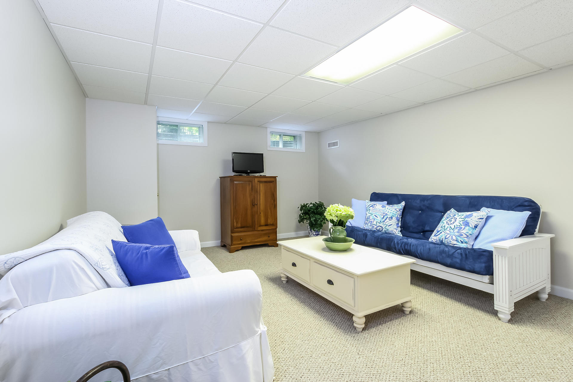 17 Manamock Road Chatham, MA 02633 - Photo 23 of 33 034-photo-sitting-room-6098367