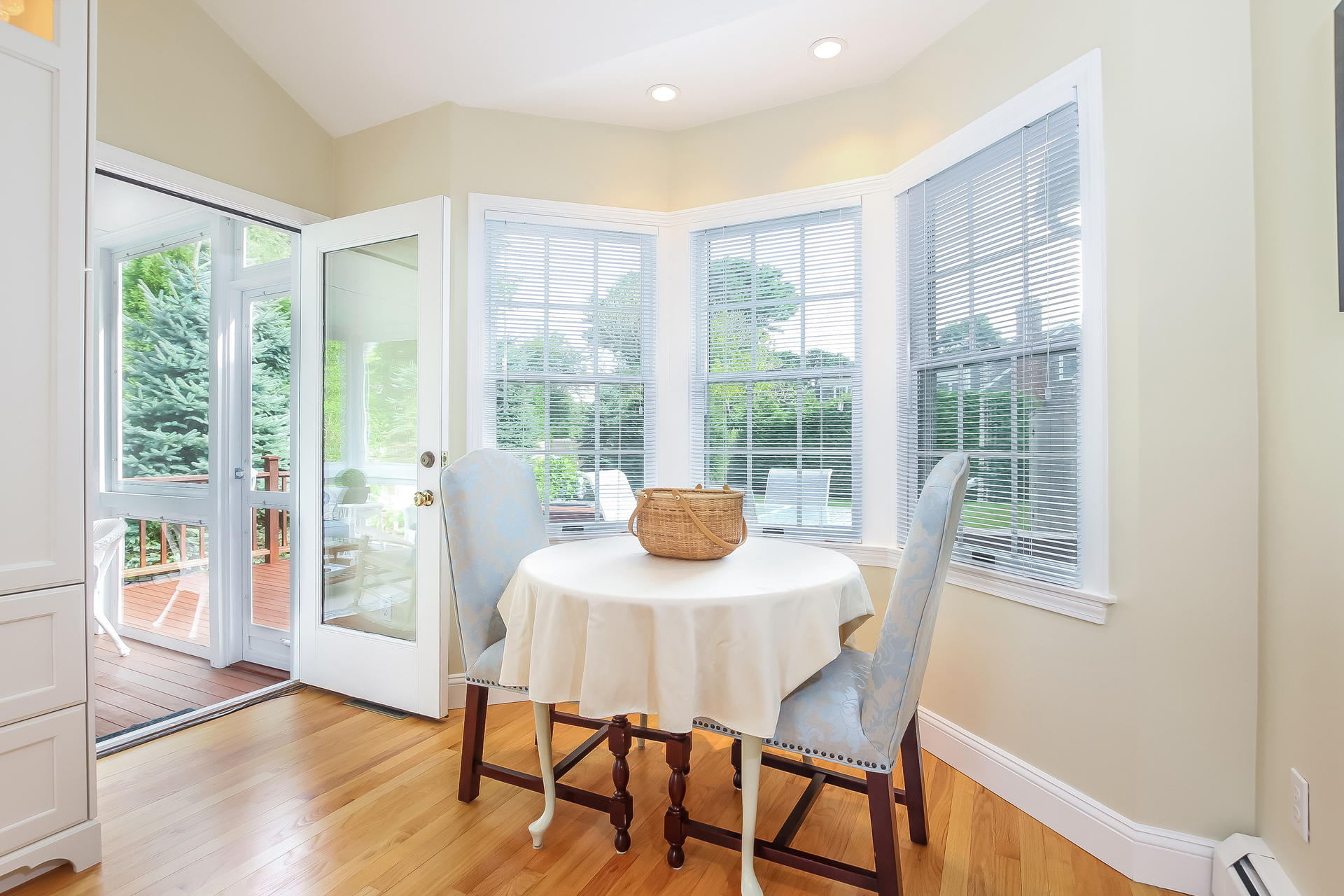 17 Manamock Road Chatham, MA 02633 - Photo 10 of 33 012-photo-breakfast-nook-6099583
