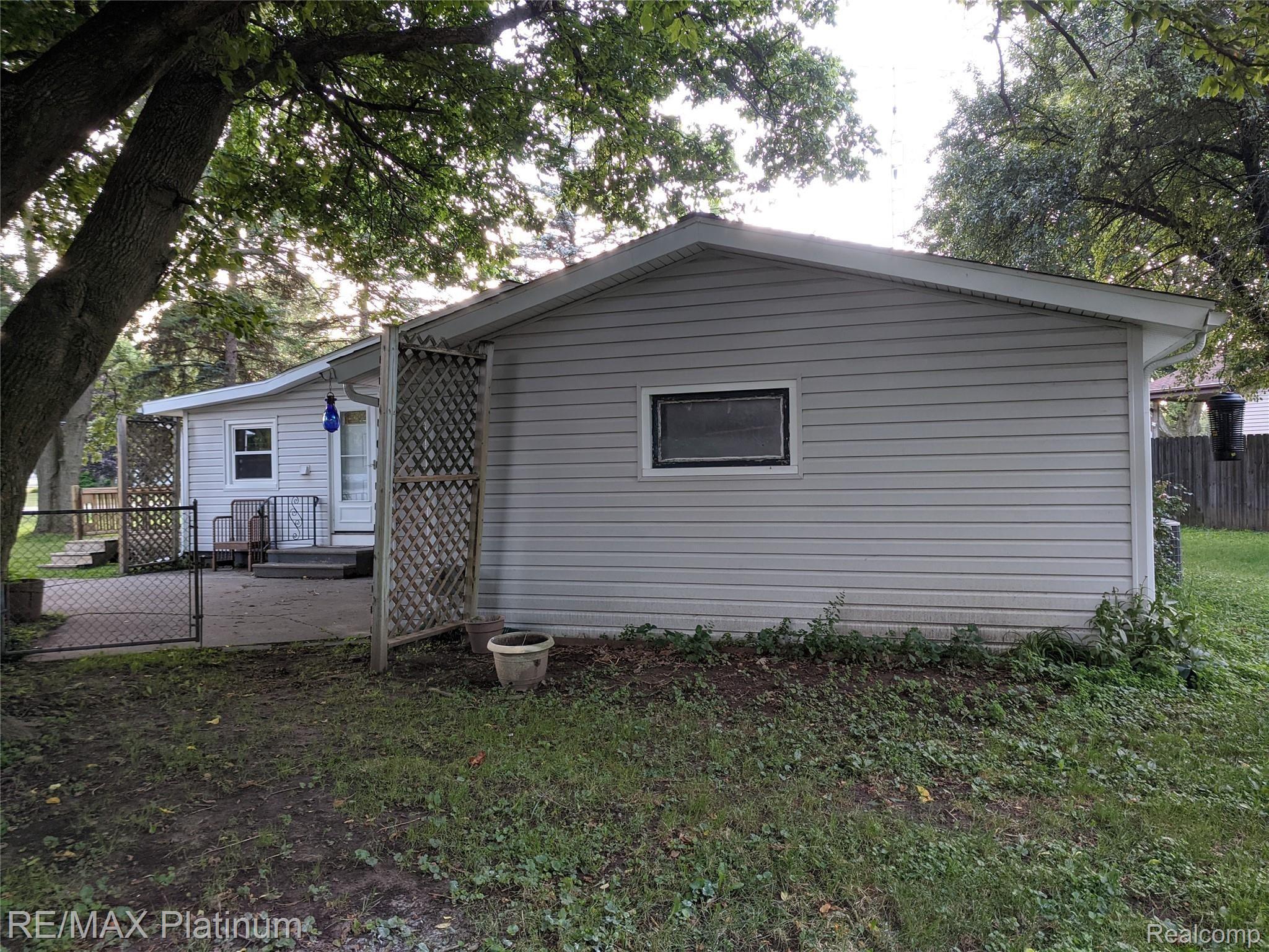 4010 North Belsay Road Flint, MI 48506 - Photo 4 of 38 3a.jpg