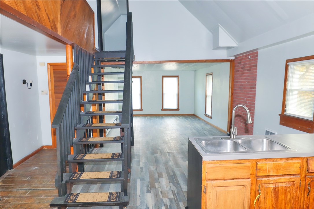 495 Emerson Street Rochester, NY 14613 - Photo 13 of 21