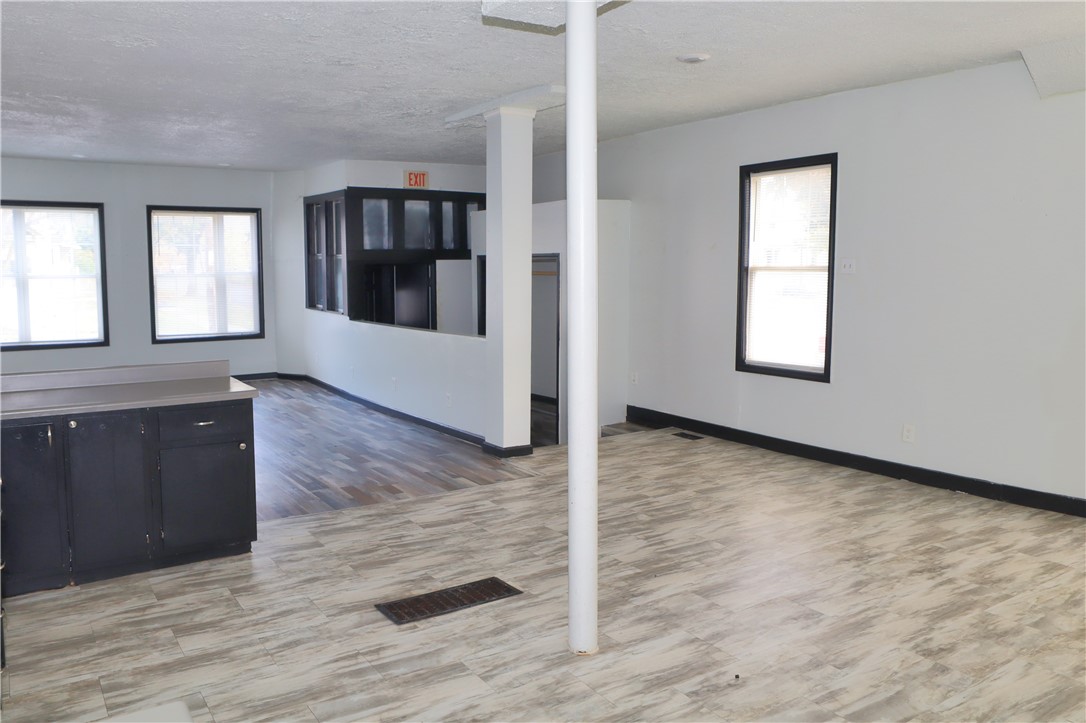 495 Emerson Street Rochester, NY 14613 - Photo 5 of 21