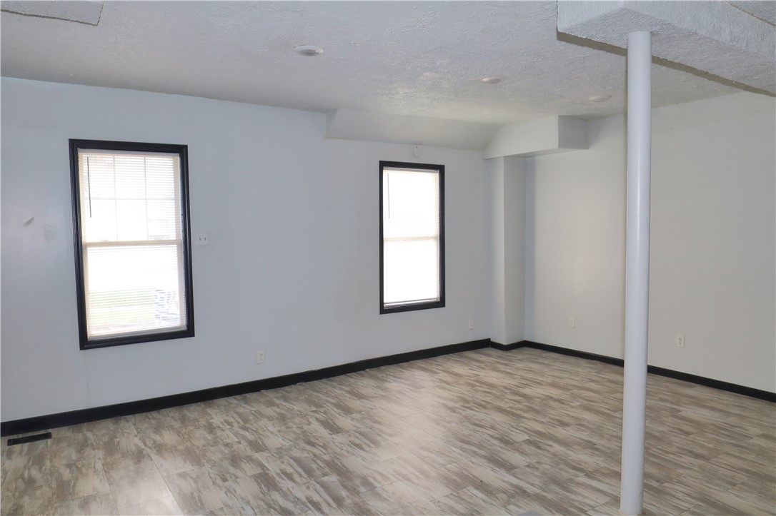 495 Emerson Street Rochester, NY 14613 - Photo 6 of 21