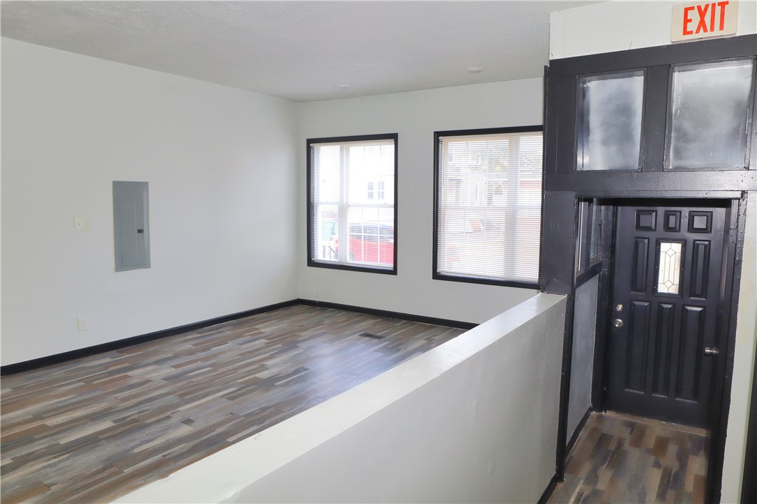 495 Emerson Street Rochester, NY 14613 - Photo 9 of 21