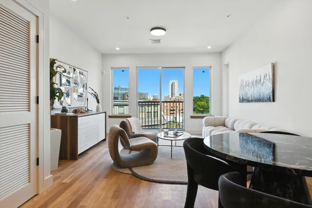 $1,550,000 | 58 Kent, Unit 302, Brookline, MA 02445