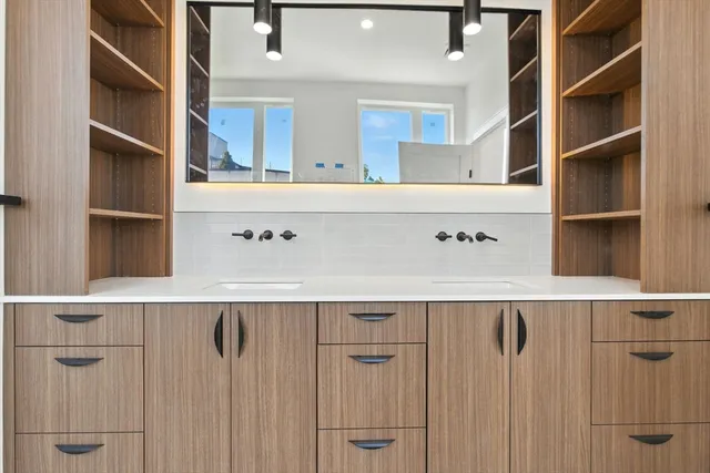 $1,550,000 | 58 Kent, Unit 302, Brookline, MA 02445