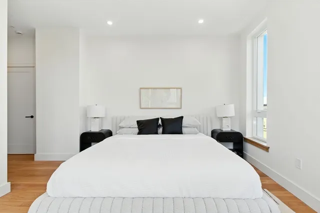 $1,550,000 | 58 Kent, Unit 302, Brookline, MA 02445