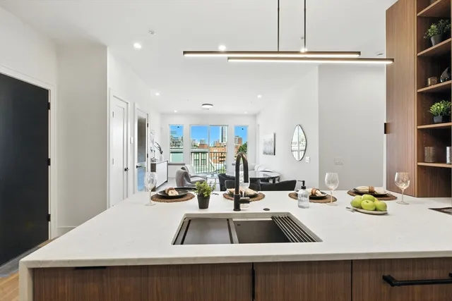 $1,550,000 | 58 Kent, Unit 302, Brookline, MA 02445