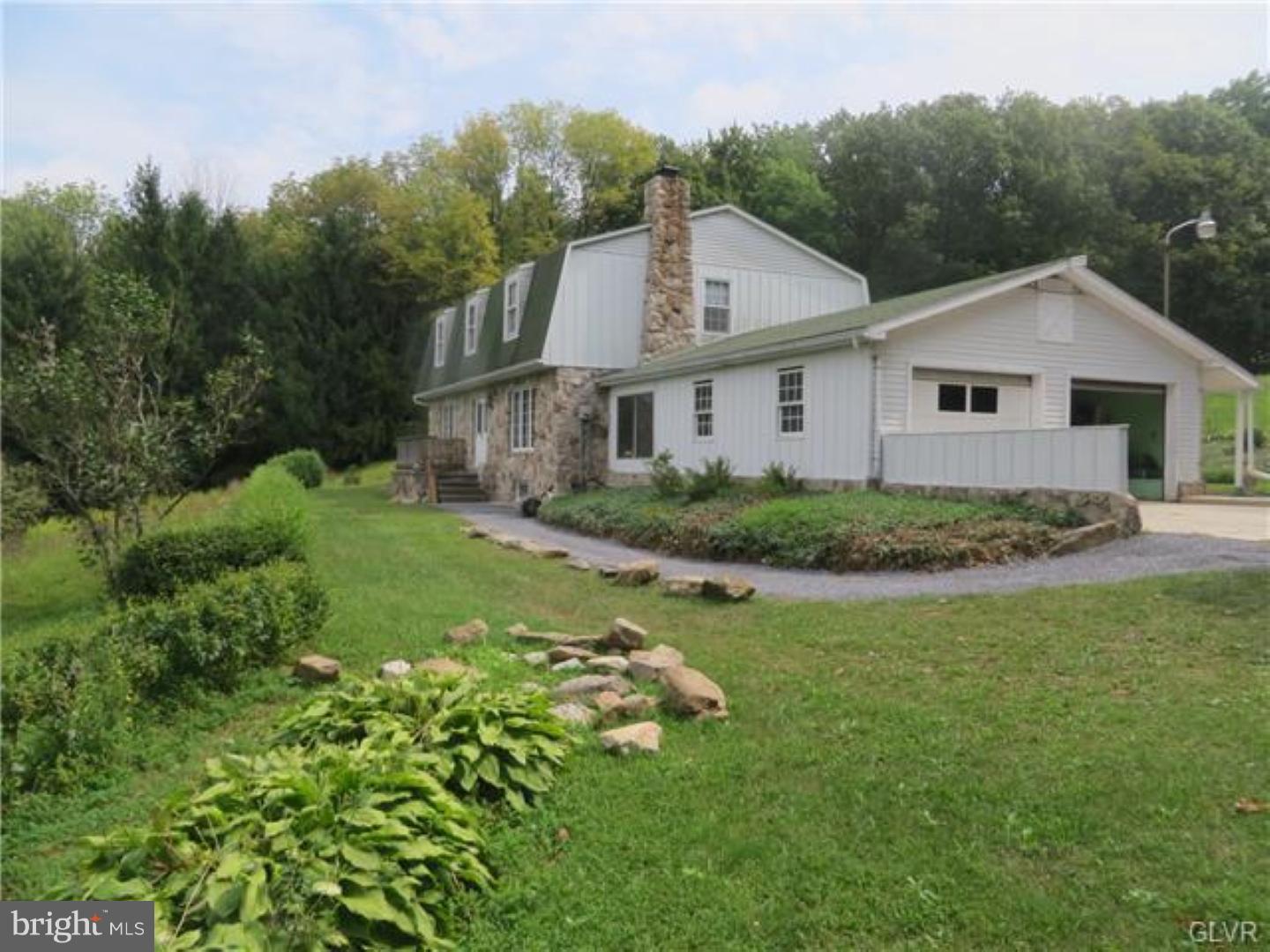 768 Almond Road Walnutport, PA 18088 - Photo 3 of 24 Gallery Image 3