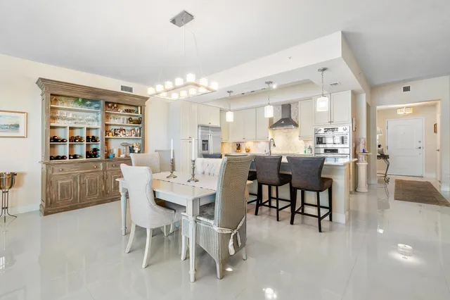 $1,170,000 | 944 Bay Colony Drive South, Juno Beach, FL 33408