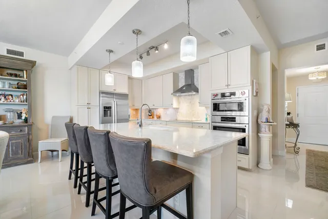 $1,170,000 | 944 Bay Colony Drive South, Juno Beach, FL 33408