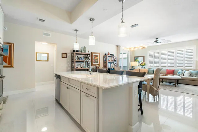 $1,170,000 | 944 Bay Colony Drive South, Juno Beach, FL 33408