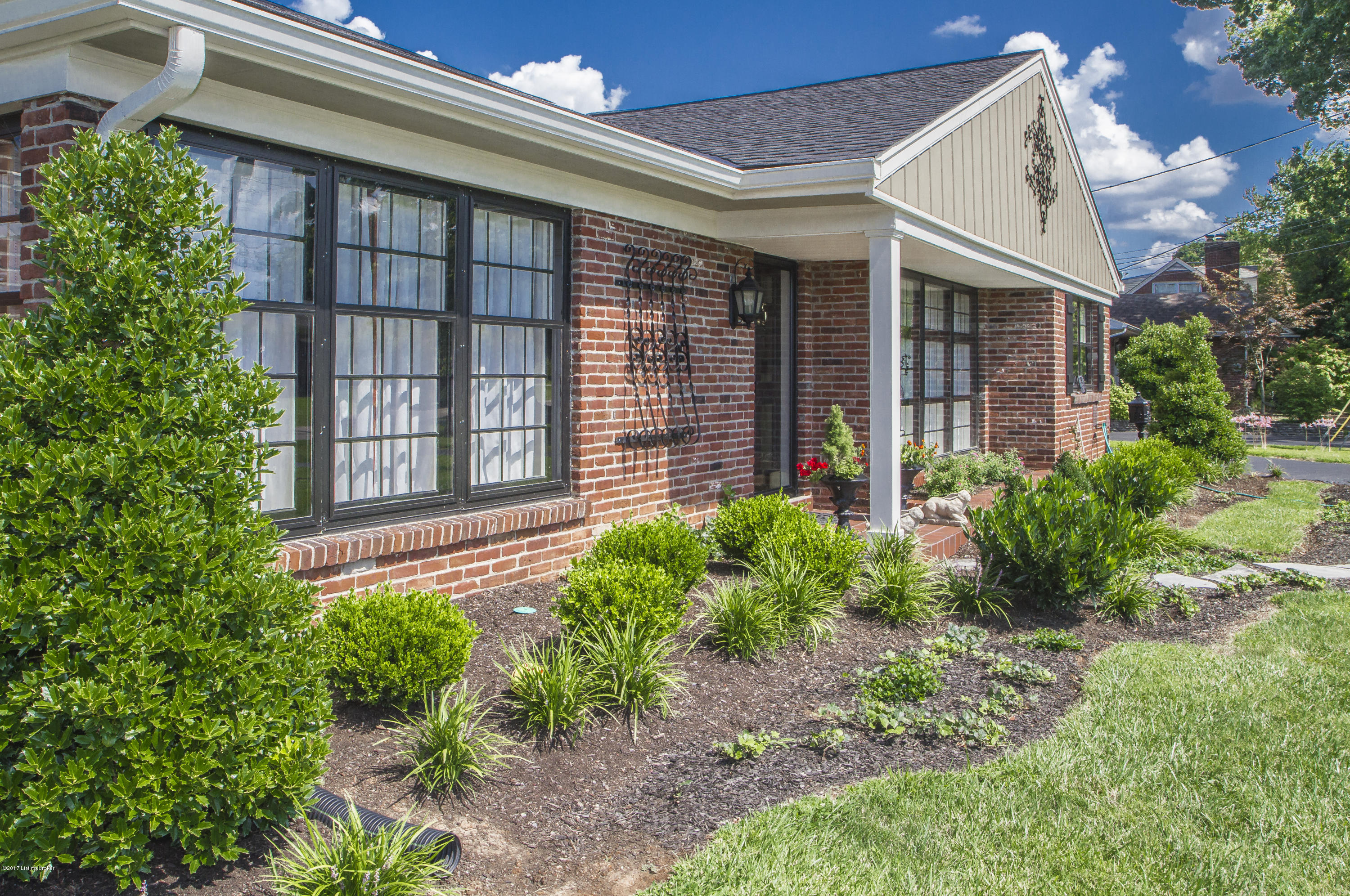 915 Perryman Road Louisville, KY 40207 - Photo 7 of 81 1236