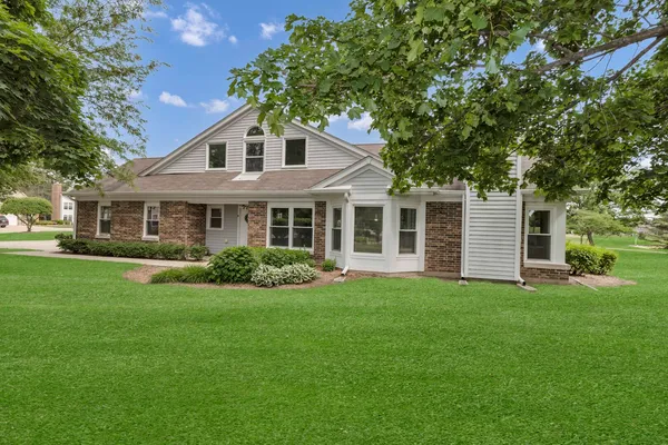 $459,900 | 501 Banyan Tree Lane, Buffalo Grove, IL 60089