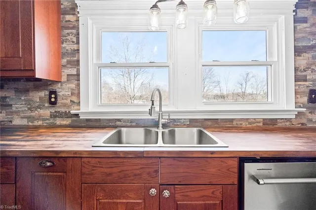 $450,000 | 1579 Lake Road, Thomasville, NC 27360