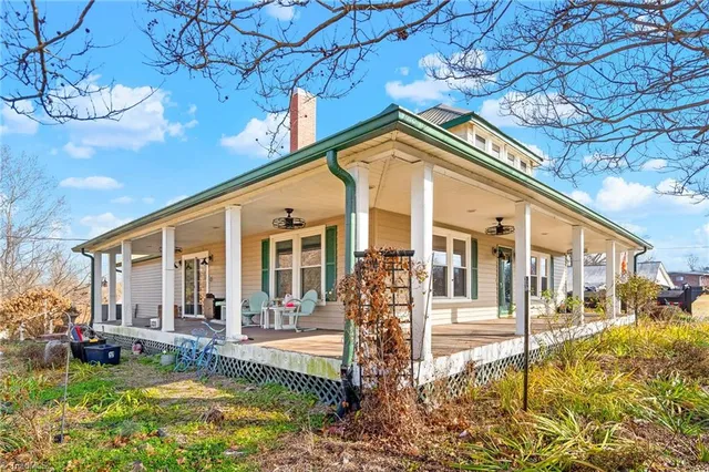 $450,000 | 1579 Lake Road, Thomasville, NC 27360