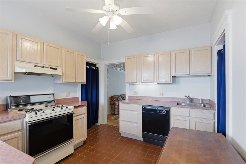 12 Bellvista Road, Unit 4 Boston, MA 02135 - Photo 18 of 23