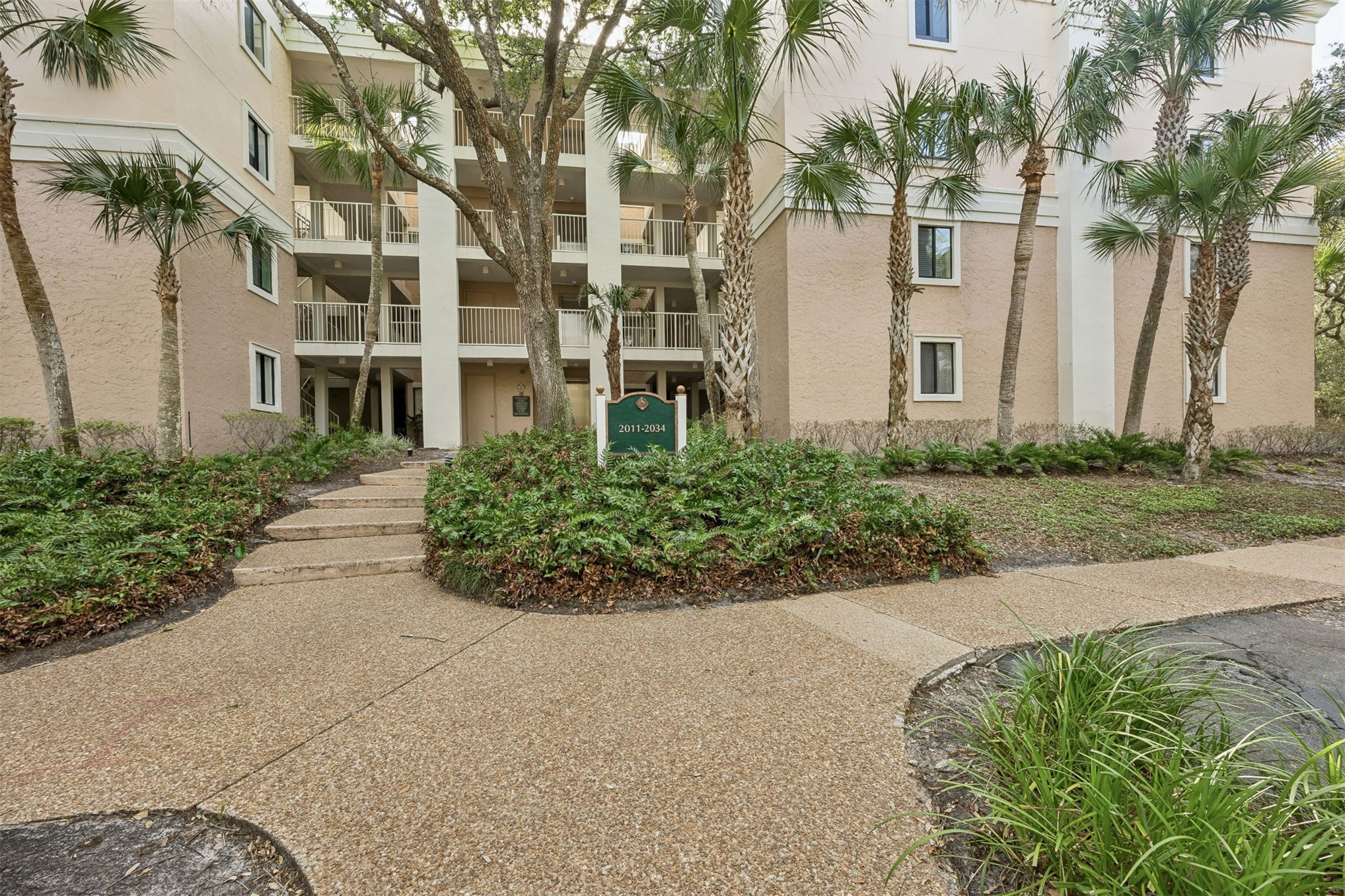 2014 Beachwood Road, Unit 2014 Amelia Island, FL 32034 - Photo 1 of 36 front view of a building