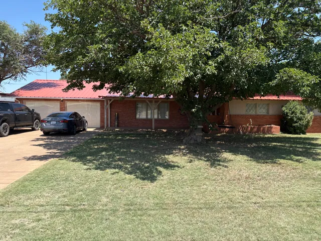 $195,000 | 605 South Ayrshire Avenue, Crosbyton, TX 79322