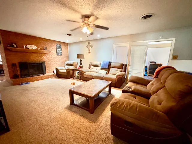 $195,000 | 605 South Ayrshire Avenue, Crosbyton, TX 79322