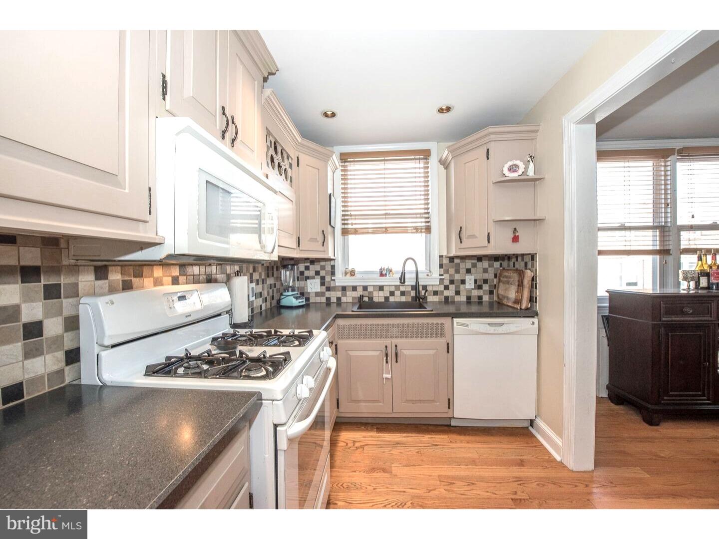 136 Green Valley Road Upper Darby, PA 19082 - Photo 11 of 25 Kitchen