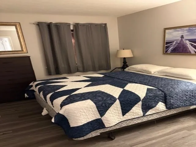 $1,500 | 32 Ashworth Avenue, Unit 325, Hampton, NH 03842