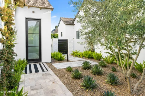 $7,990,000 | 6235 East Montecito Avenue, Scottsdale, AZ 85251