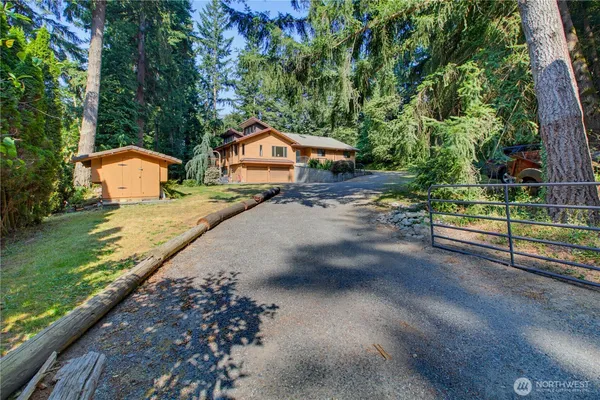$900,000 | 21331 236th Avenue Southeast, Maple Valley, WA 98038