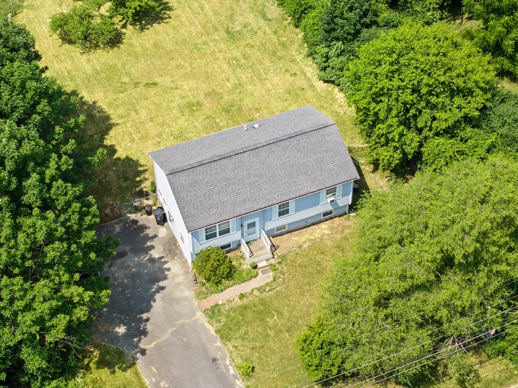 88 Old Fall River Road Swansea, MA 02777 - Photo 3 of 20 Gallery Image 3