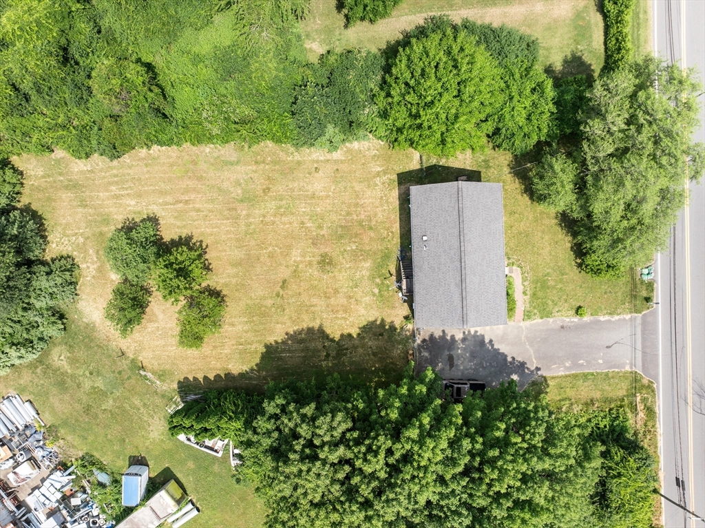 88 Old Fall River Road Swansea, MA 02777 - Photo 6 of 20 Gallery Image 6