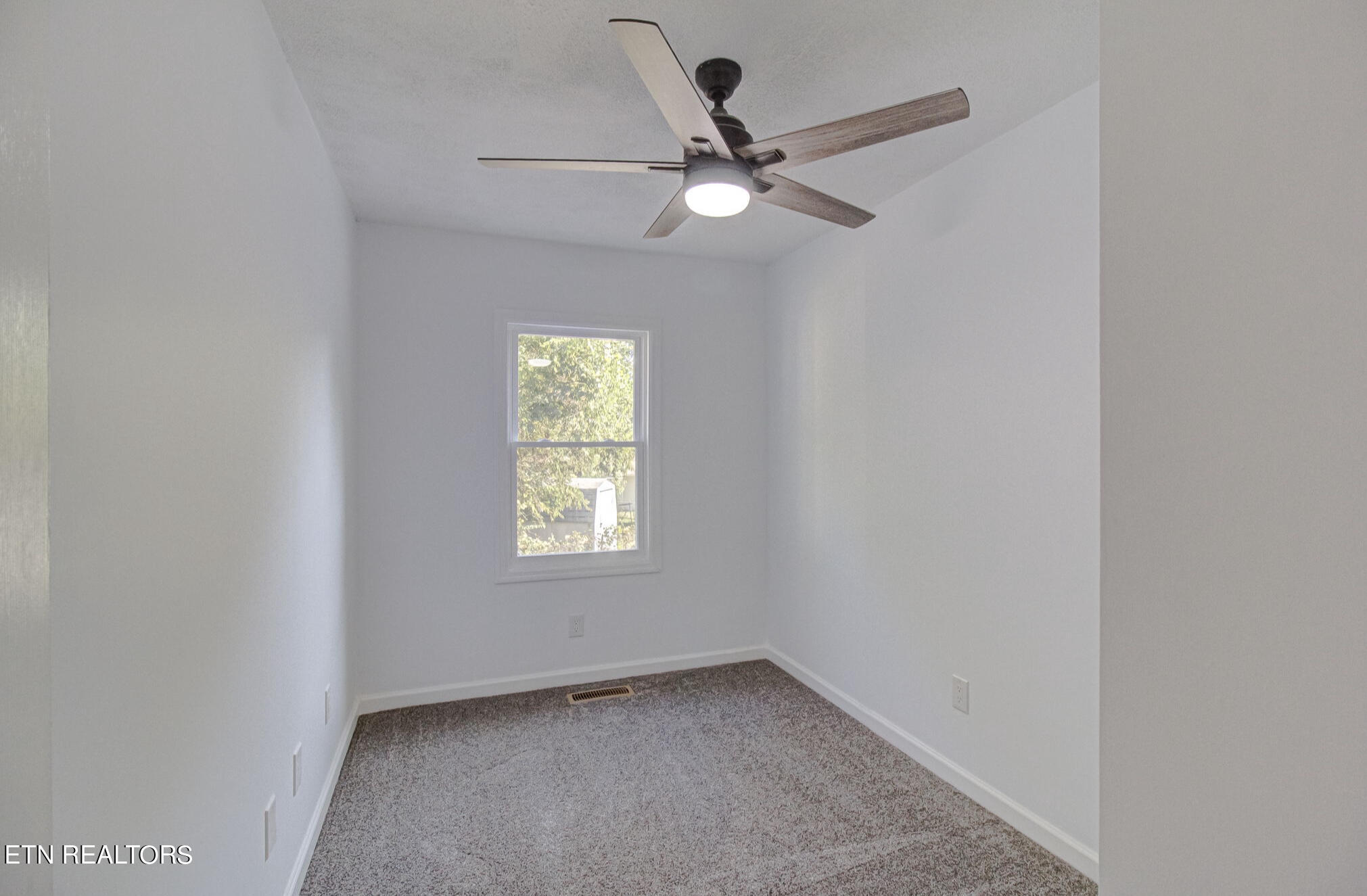 110 Hamilton Circle Oak Ridge, TN 37830 - Photo 20 of 33 IMG_0206